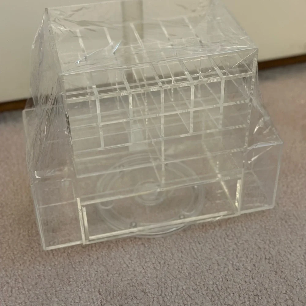 Impressions - Vanity Clear Acrylic Makeup Organizer
